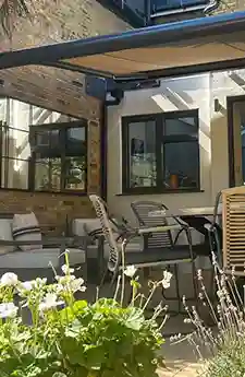 Retractable Semina Life awning in action