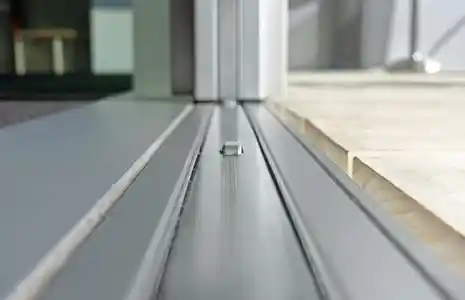 Set-and-Forget Blade Locking System